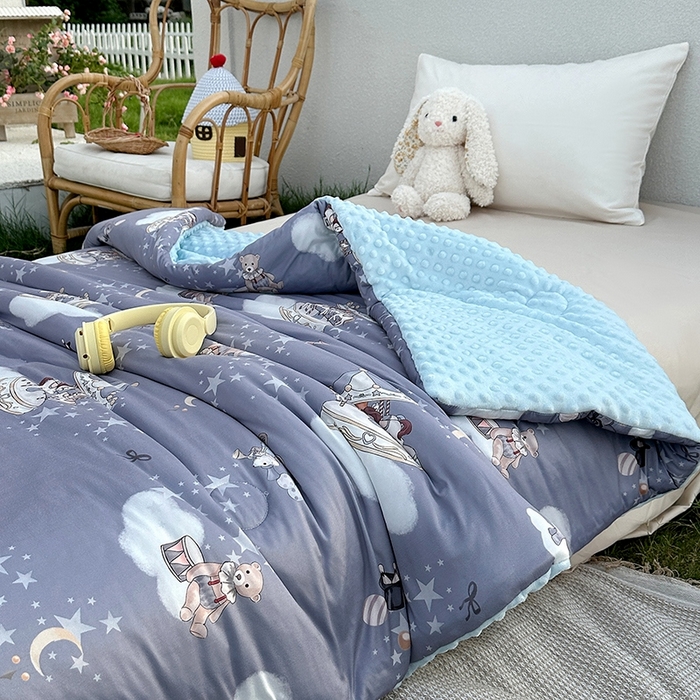 91家纺网 家纺一手货源 找家纺 小芽家居 2025新款A类豆豆被 星夜童话