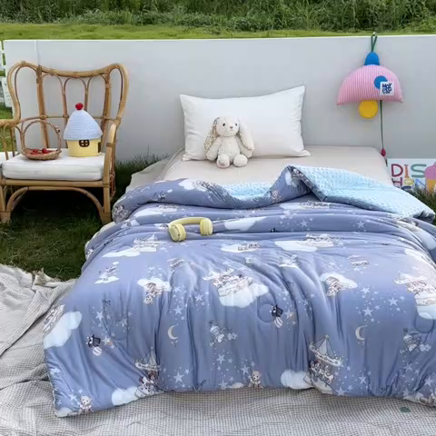 91家纺网 家纺一手货源 找家纺 小芽家居 2025新款A类豆豆被 星夜童话