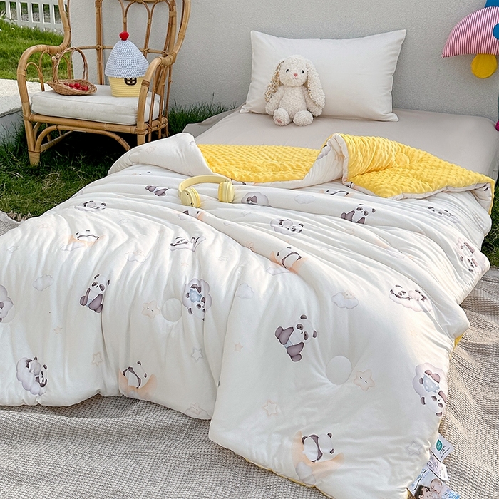 91家纺网 家纺一手货源 找家纺 小芽家居 2025新款A类豆豆被 熊猫乐园-白