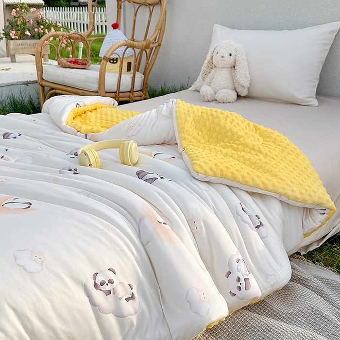 91家纺网 家纺一手货源 找家纺 小芽家居 2025新款A类豆豆被 熊猫乐园-白