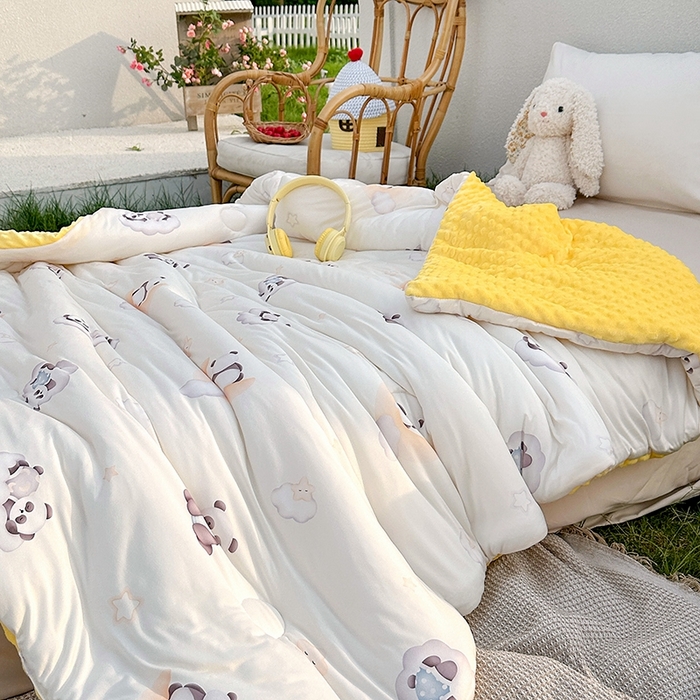 91家纺网 家纺一手货源 找家纺 小芽家居 2025新款A类豆豆被 熊猫乐园-白