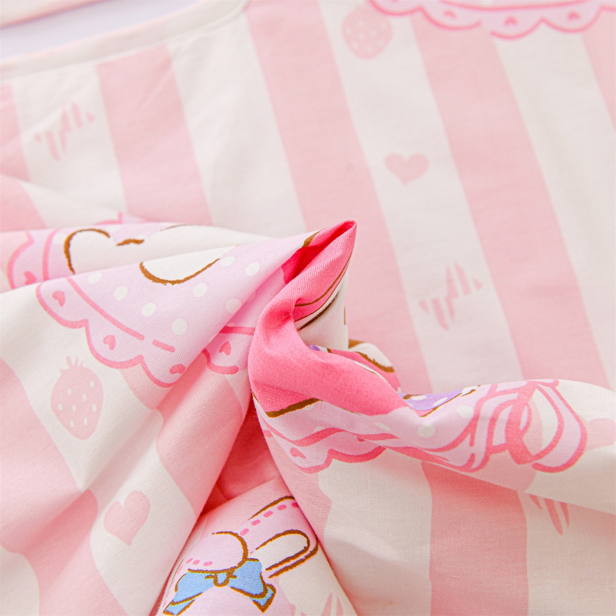 91家纺网 家纺一手货源 找家纺 名兮家居 2025新款正版授权全棉纯棉儿童护肚防踢睡袋 防踢被-竖条美乐蒂