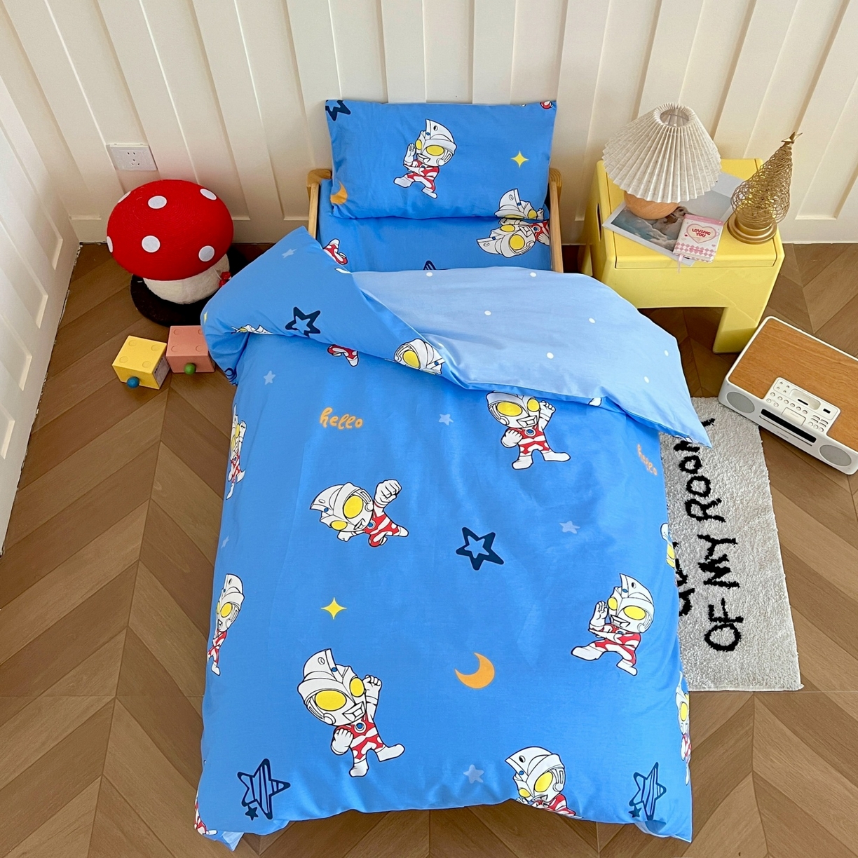 91家纺网 家纺一手货源 找家纺 （总）名兮家居 2025新款全棉小版经典奥特曼-三丽鸥幼儿园儿童套件【含防伪标】