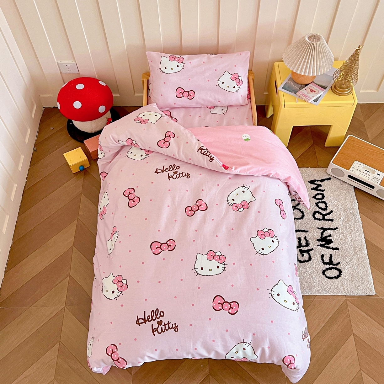 91家纺网 家纺一手货源 找家纺 （总）名兮家居 2025新款全棉小版经典奥特曼-三丽鸥幼儿园儿童套件【含防伪标】