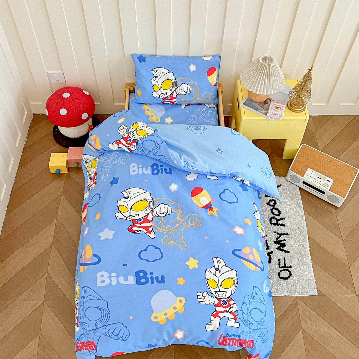 91家纺网 家纺一手货源 找家纺 （总）名兮家居 2025新款全棉小版经典奥特曼-三丽鸥幼儿园儿童套件【含防伪标】