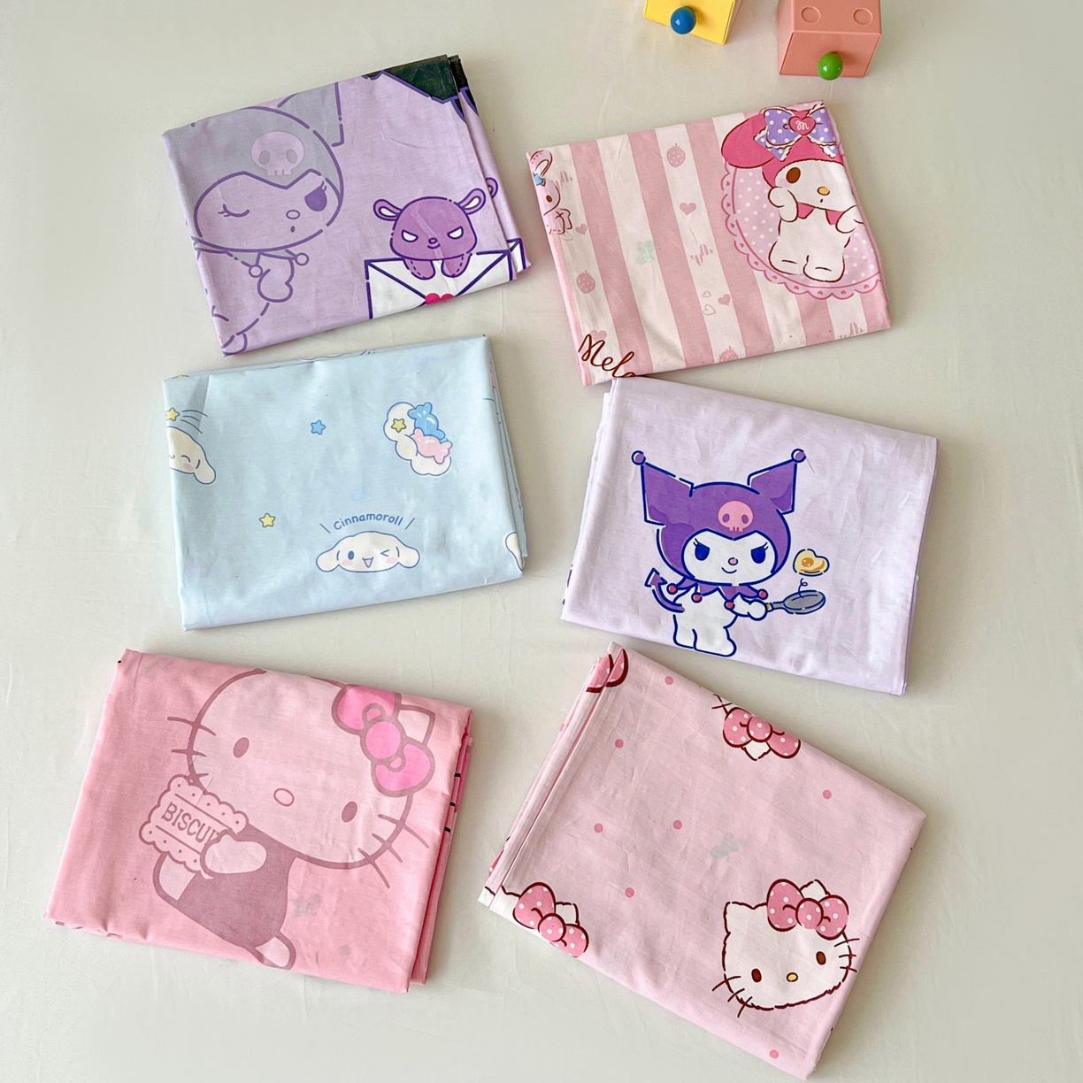 91家纺网 家纺一手货源 找家纺 名兮家居 2025新款全棉小版经典奥特曼-三丽鸥幼儿园儿童套件【含防伪标】 组合图仅供展示不可下单