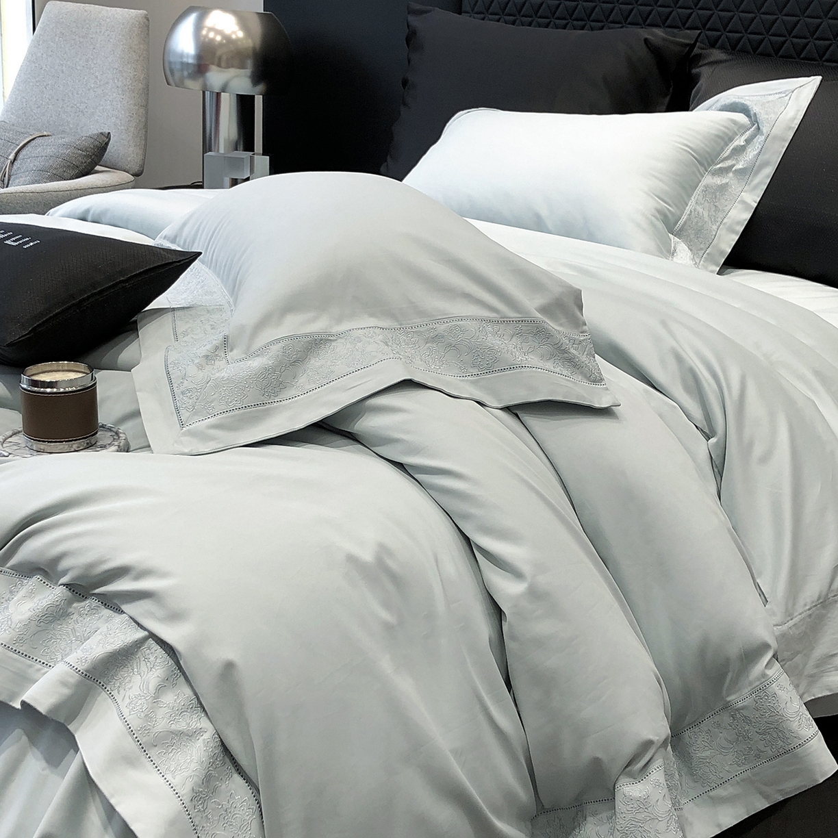 91家纺网 家纺一手货源 找家纺 太古汇家居 2025新款全棉“磨毛芙蕾特”镂空系列四件套 磨毛芙蕾特-天青色