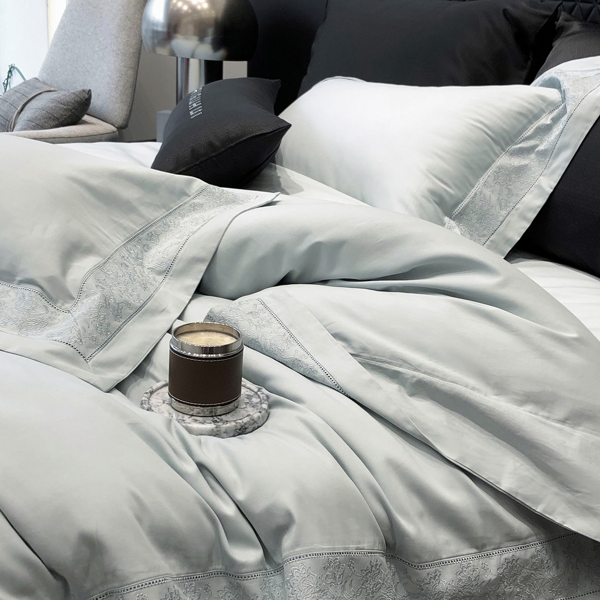 91家纺网 家纺一手货源 找家纺 太古汇家居 2025新款全棉“磨毛芙蕾特”镂空系列四件套 磨毛芙蕾特-天青色