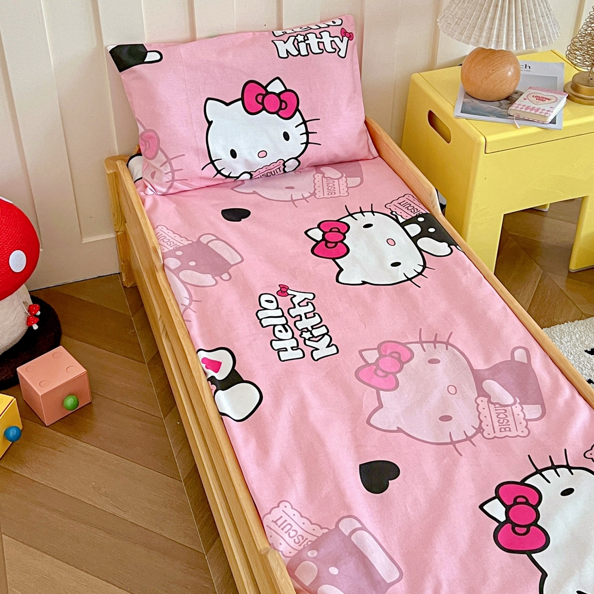 91家纺网 家纺一手货源 找家纺 名兮家居 2025新款全棉小版经典奥特曼-三丽鸥幼儿园儿童套件【含防伪标】 爱心kt