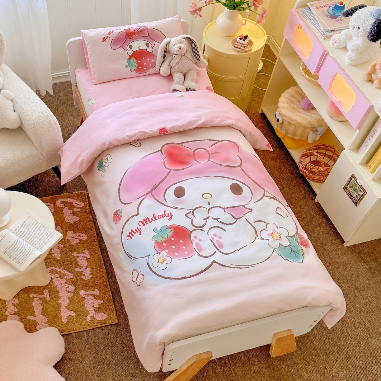 91家纺网 家纺一手货源 找家纺 名兮家居 2025新款全棉大版经典奥特曼幼儿园儿童套件【含防伪标】 草莓美乐蒂