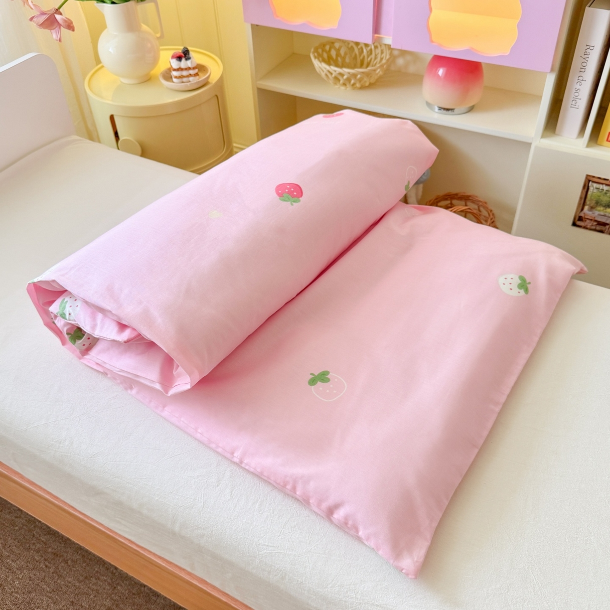 91家纺网 家纺一手货源 找家纺 名兮家居 2025新款全棉大版经典奥特曼幼儿园儿童套件【含防伪标】 草莓美乐蒂