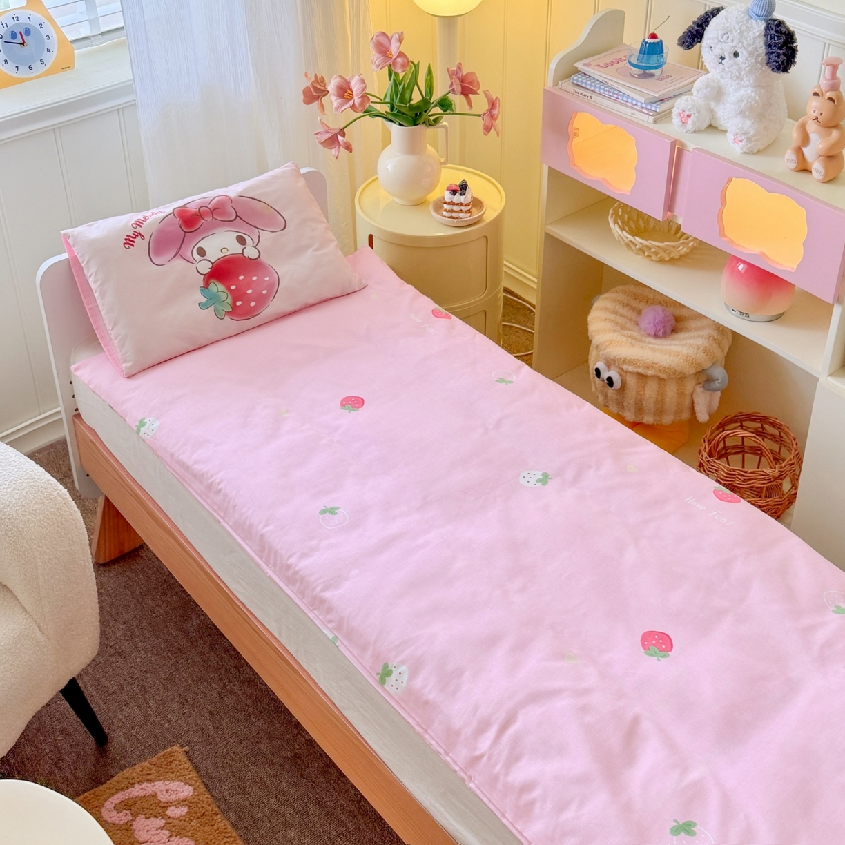 91家纺网 家纺一手货源 找家纺 名兮家居 2025新款全棉大版经典奥特曼幼儿园儿童套件【含防伪标】 草莓美乐蒂