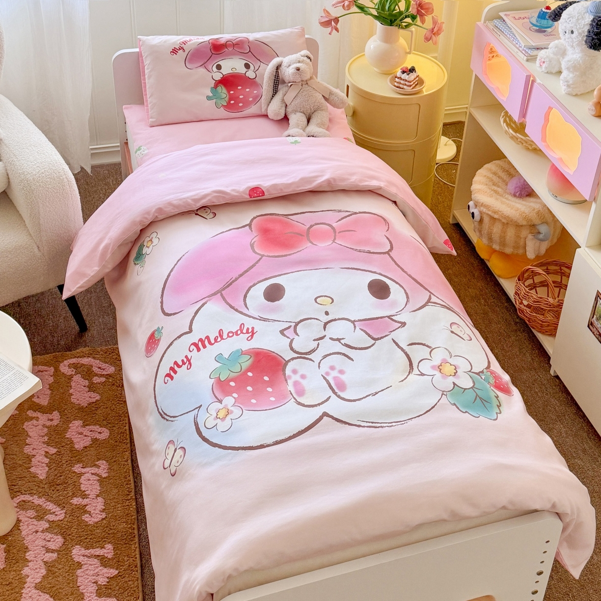 91家纺网 家纺一手货源 找家纺 名兮家居 2025新款全棉大版经典奥特曼幼儿园儿童套件【含防伪标】 草莓美乐蒂