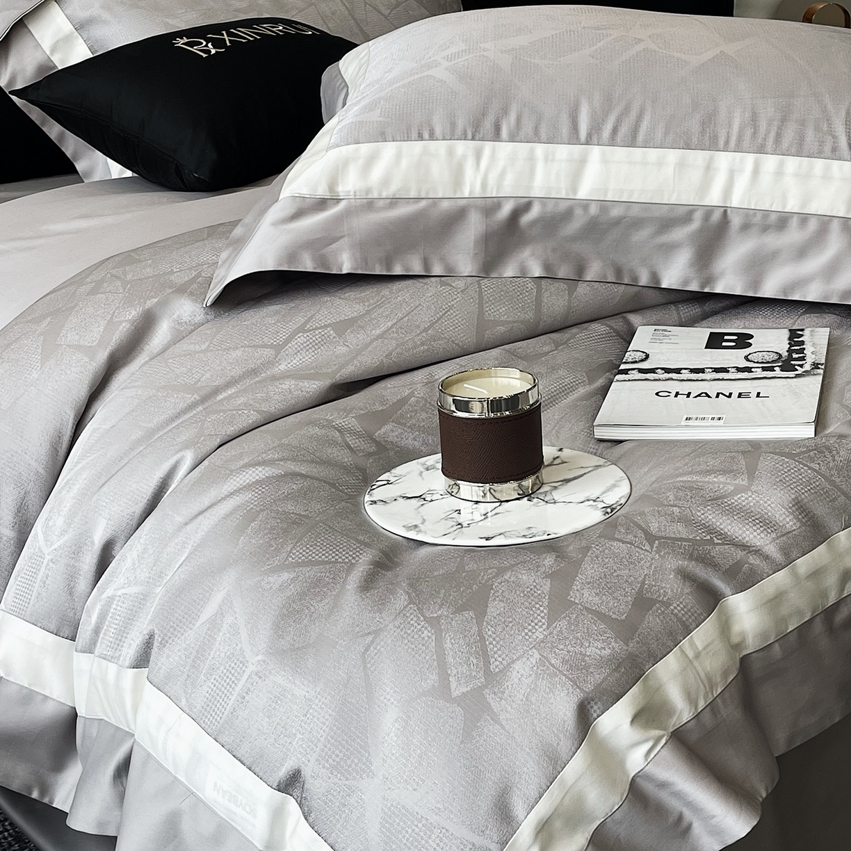 91家纺网 家纺一手货源 找家纺 馨蕊家居 2025秋冬新品高精密提花系列-棉-流金岁月（会员-20）劵后控价不低于399/419 流金岁月-高级灰