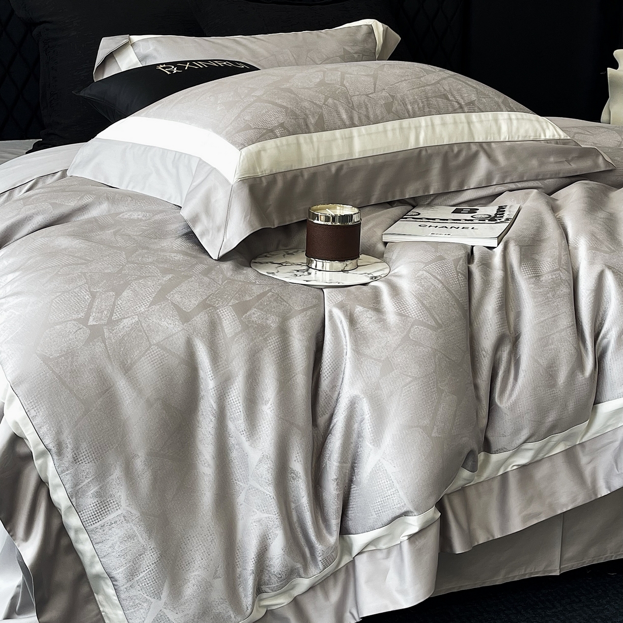 91家纺网 家纺一手货源 找家纺 馨蕊家居 2025秋冬新品高精密提花系列-棉-流金岁月（会员-20）劵后控价不低于399/419 流金岁月-高级灰