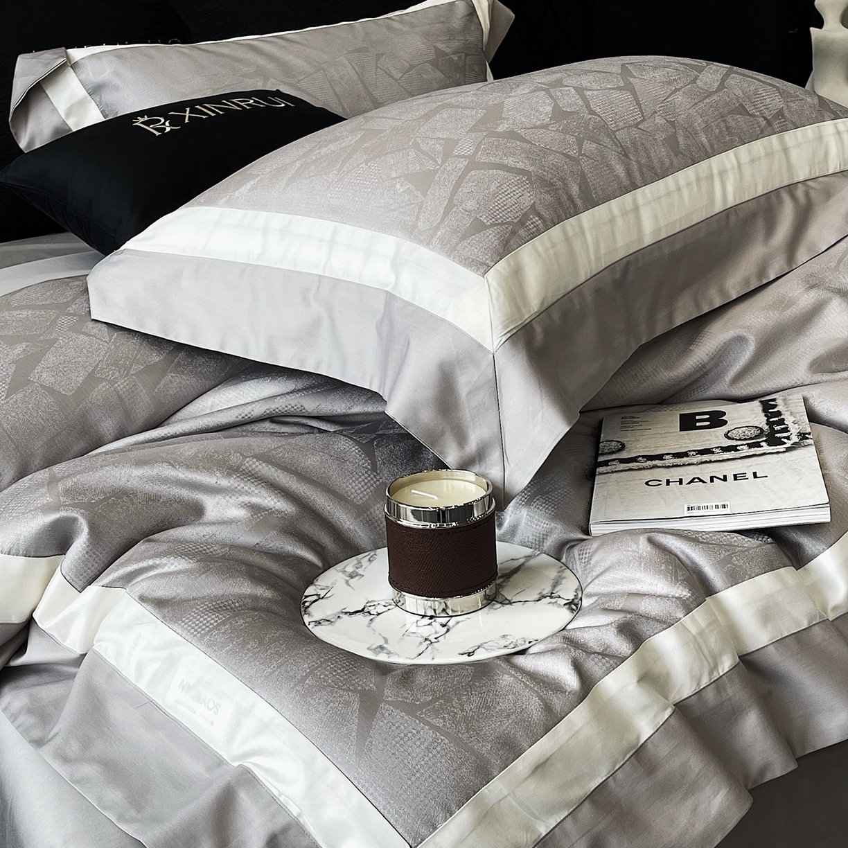 91家纺网 家纺一手货源 找家纺 馨蕊家居 2025秋冬新品高精密提花系列-棉-流金岁月（会员-20）劵后控价不低于399/419 流金岁月-高级灰