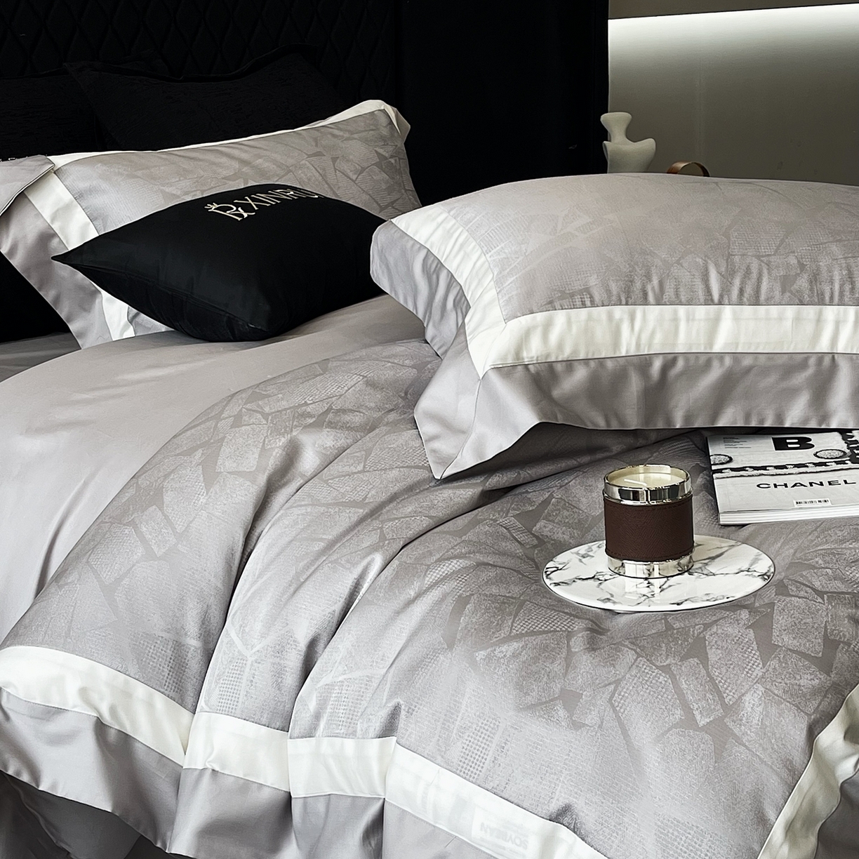 91家纺网 家纺一手货源 找家纺 馨蕊家居 2025秋冬新品高精密提花系列-棉-流金岁月（会员-20）劵后控价不低于399/419 流金岁月-高级灰