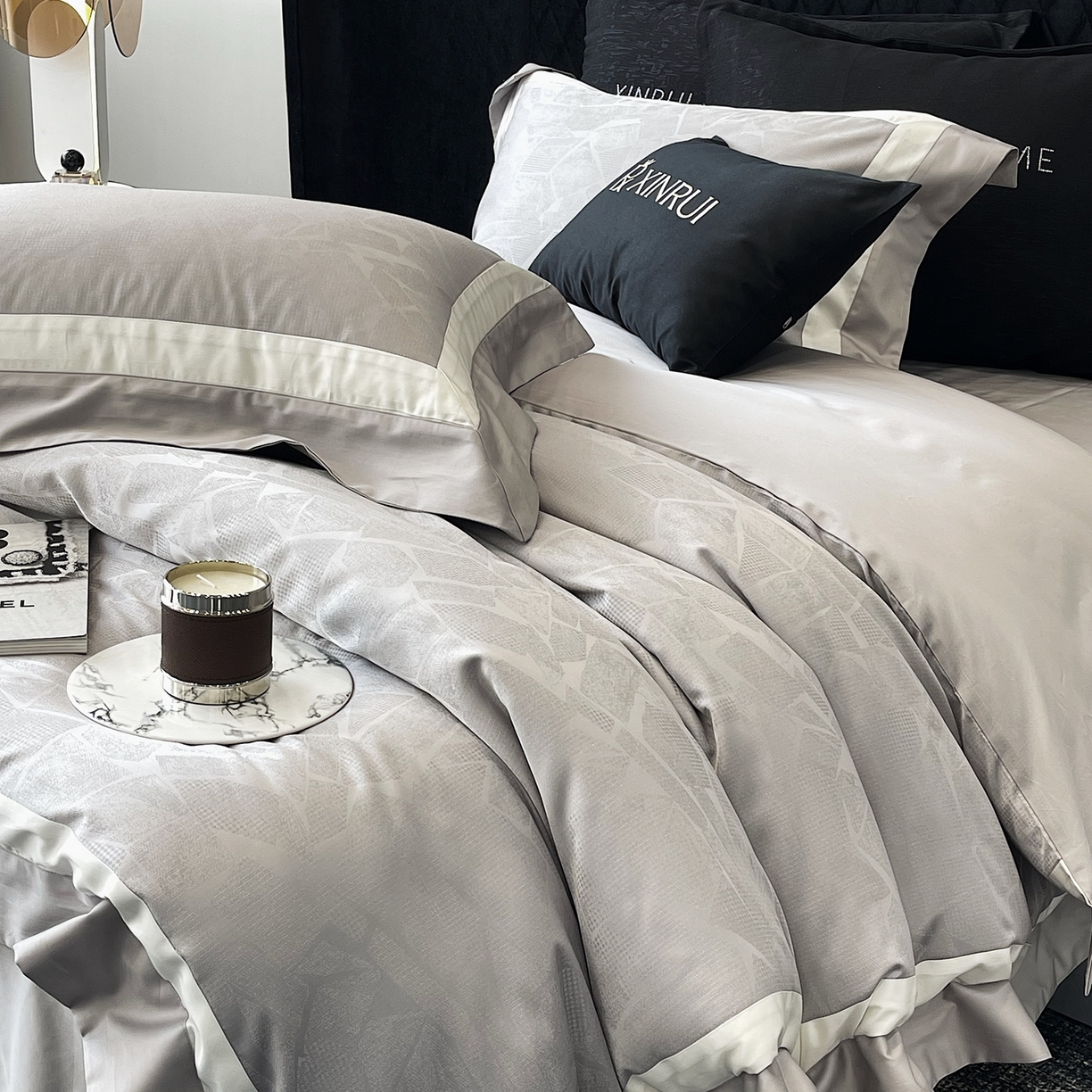 91家纺网 家纺一手货源 找家纺 馨蕊家居 2025秋冬新品高精密提花系列-棉-流金岁月（会员-20）劵后控价不低于399/419 流金岁月-高级灰