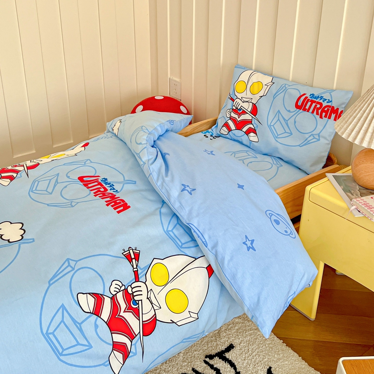 91家纺网 家纺一手货源 找家纺 名兮家居 2025新款全棉小版经典奥特曼-三丽鸥幼儿园儿童套件【含防伪标】 奥特兄弟