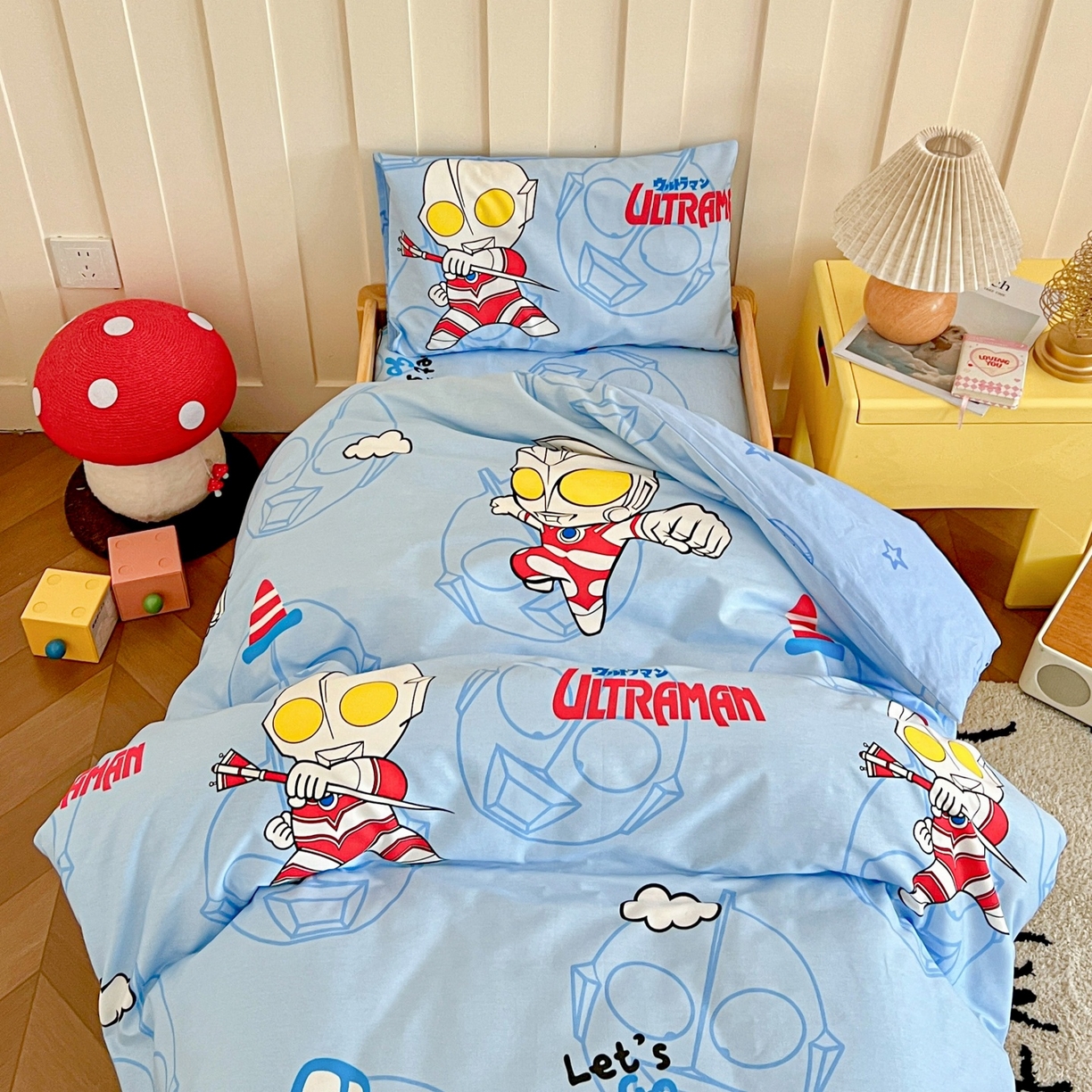 91家纺网 家纺一手货源 找家纺 名兮家居 2025新款全棉小版经典奥特曼-三丽鸥幼儿园儿童套件【含防伪标】 奥特兄弟