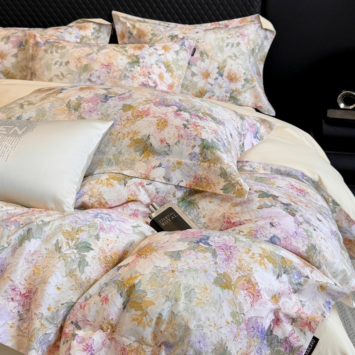 91家纺网 家纺一手货源 找家纺  2025秋冬新款轻奢新疆长绒棉纯棉磨毛加厚数码印花四件套花慕里 花慕里-黄