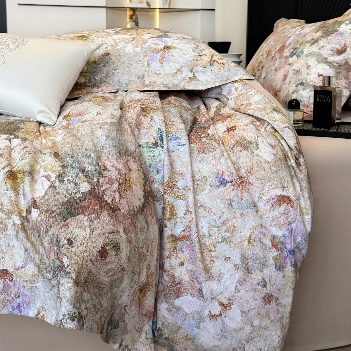 91家纺网 家纺一手货源 找家纺  2025秋冬新款轻奢新疆长绒棉纯棉磨毛加厚数码印花四件套花慕里 花慕里-米