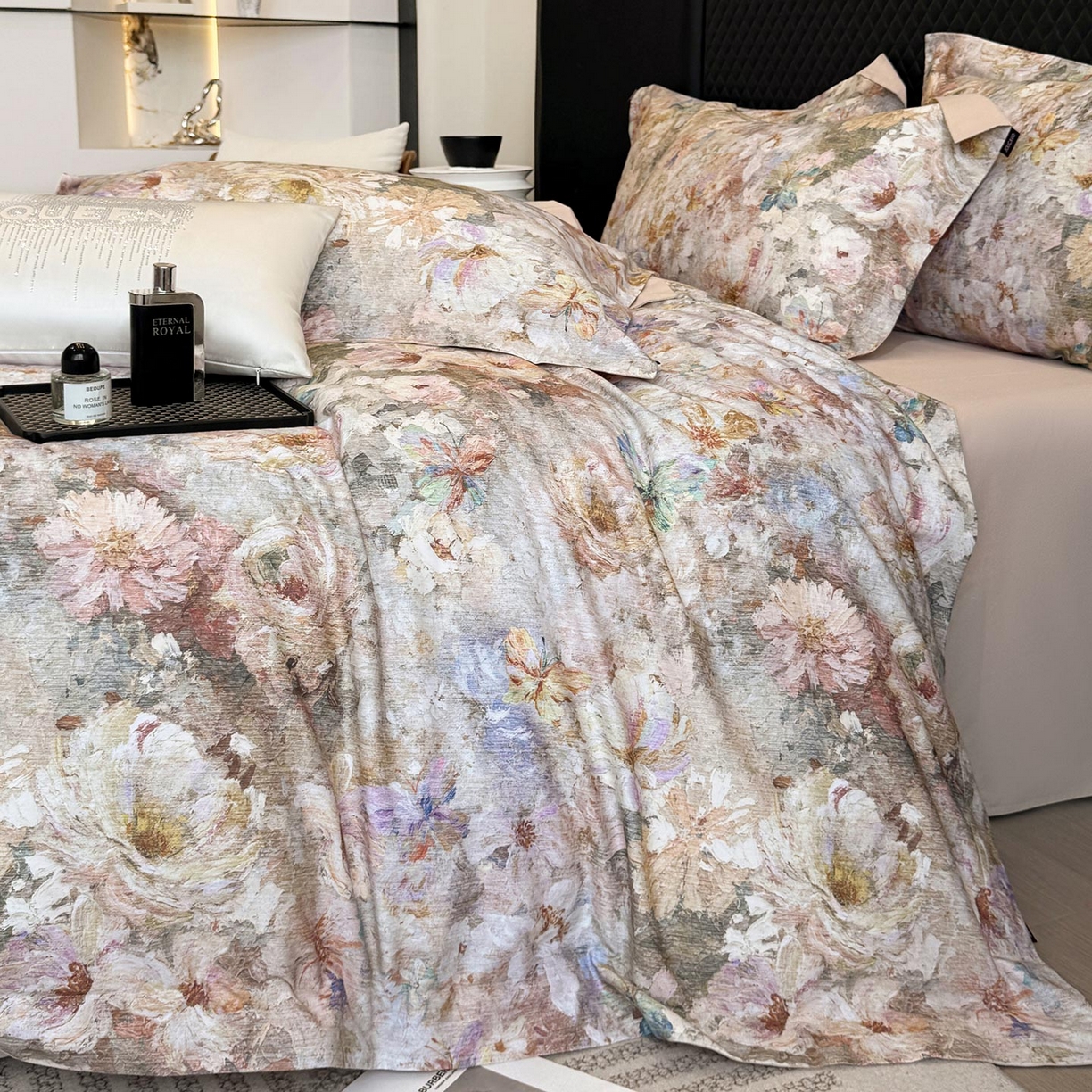 91家纺网 家纺一手货源 找家纺  2025秋冬新款轻奢新疆长绒棉纯棉磨毛加厚数码印花四件套花慕里 花慕里-米