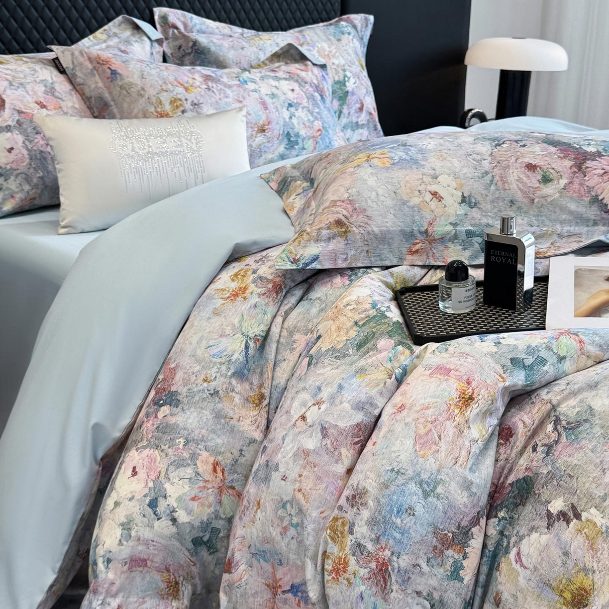 91家纺网 家纺一手货源 找家纺  2025秋冬新款轻奢新疆长绒棉纯棉磨毛加厚数码印花四件套花慕里 花慕里-蓝