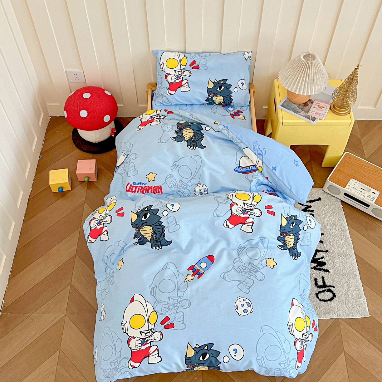 91家纺网 家纺一手货源 找家纺 名兮家居 2025新款全棉小版经典奥特曼-三丽鸥幼儿园儿童套件【含防伪标】 奥特勇士