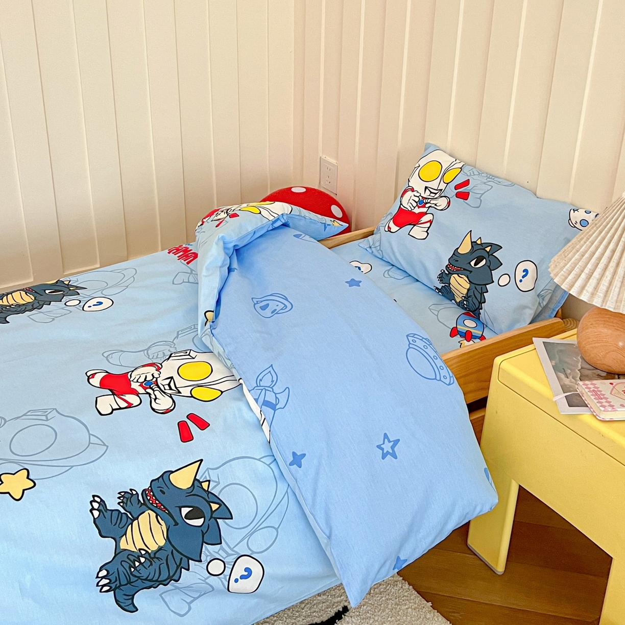 91家纺网 家纺一手货源 找家纺 名兮家居 2025新款全棉小版经典奥特曼-三丽鸥幼儿园儿童套件【含防伪标】 奥特勇士