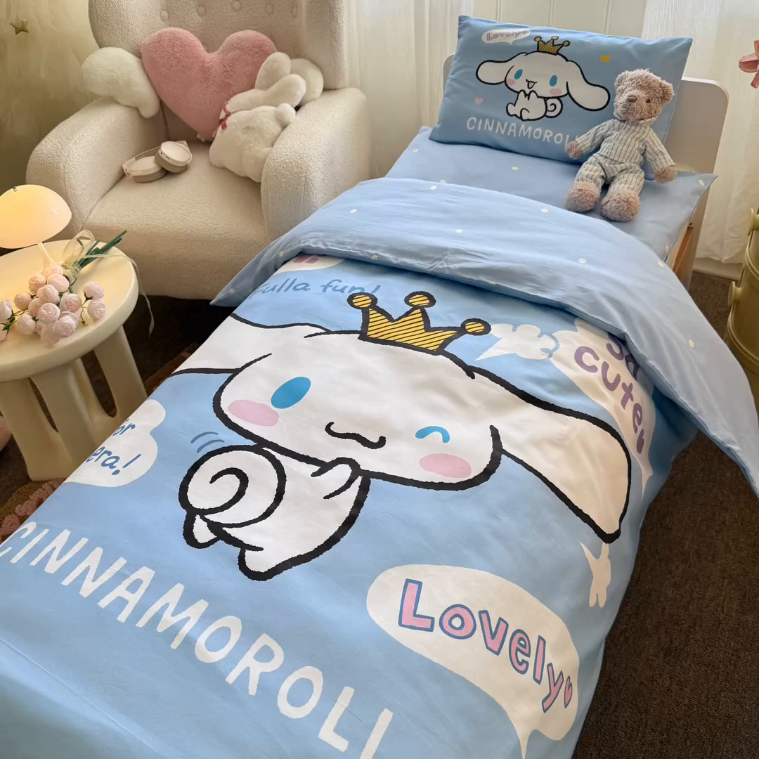 91家纺网 家纺一手货源 找家纺 名兮家居 2025新款全棉大版经典奥特曼幼儿园儿童套件【含防伪标】 微笑玉桂狗