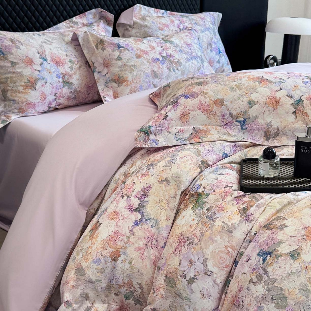 91家纺网 家纺一手货源 找家纺  2025秋冬新款轻奢新疆长绒棉纯棉磨毛加厚数码印花四件套花慕里 花慕里-紫