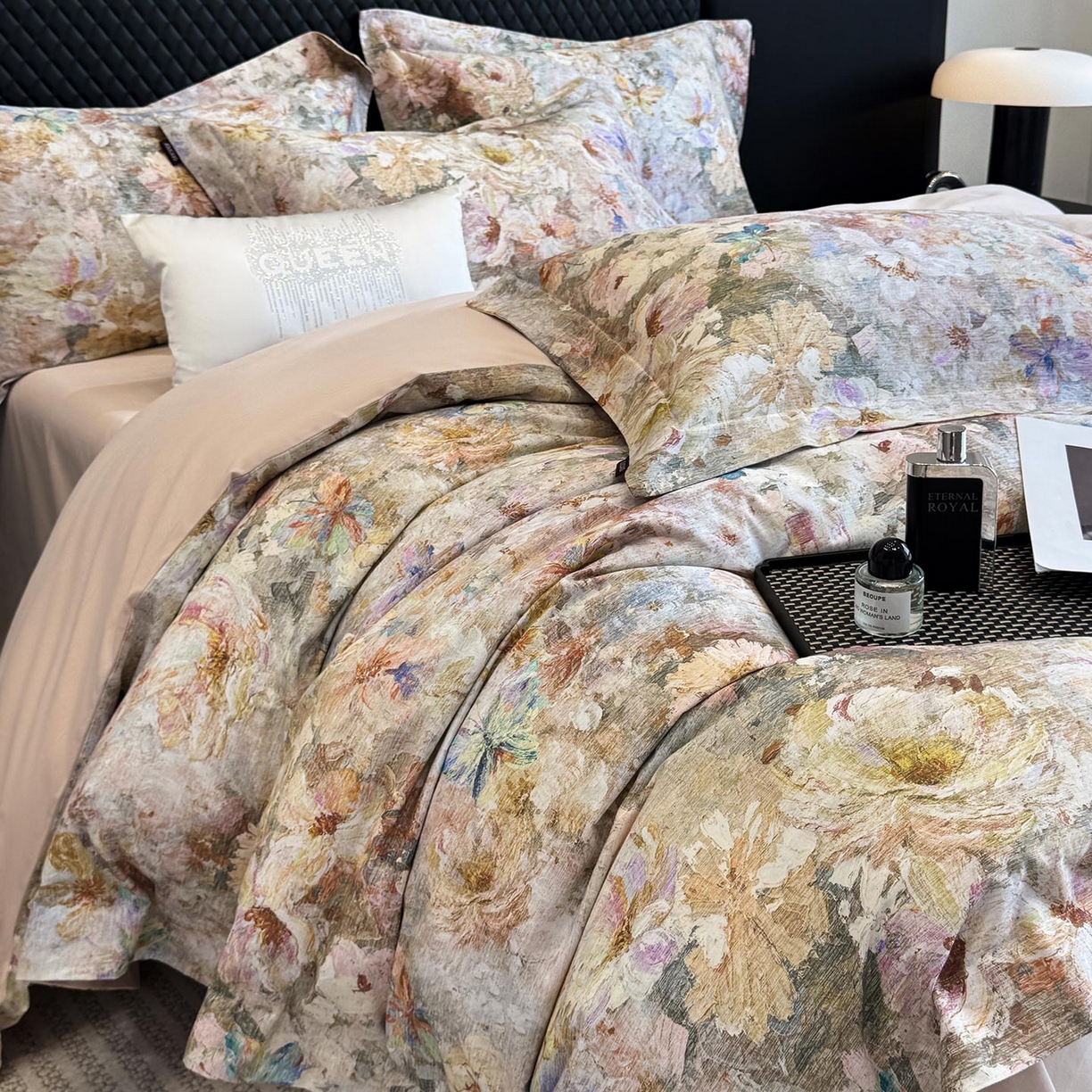 91家纺网 家纺一手货源 找家纺  2025秋冬新款轻奢新疆长绒棉纯棉磨毛加厚数码印花四件套花慕里 花慕里-米