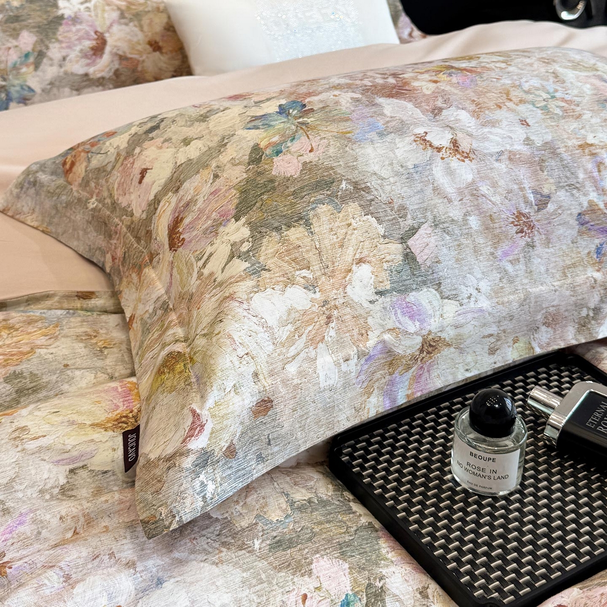 91家纺网 家纺一手货源 找家纺  2025秋冬新款轻奢新疆长绒棉纯棉磨毛加厚数码印花四件套花慕里 花慕里-米