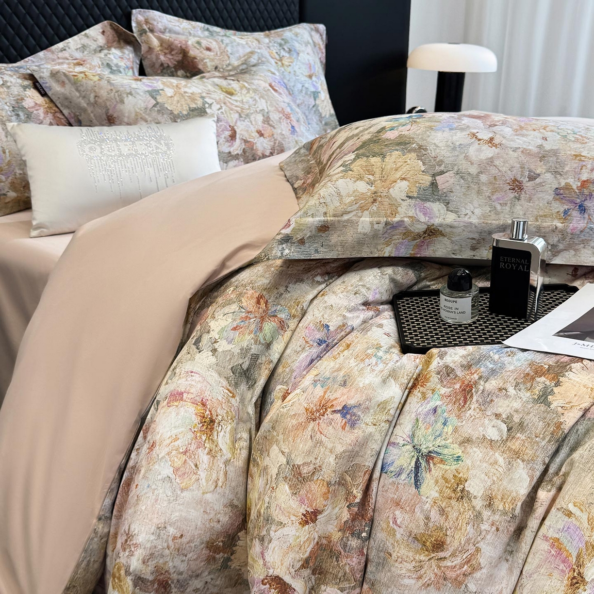 91家纺网 家纺一手货源 找家纺  2025秋冬新款轻奢新疆长绒棉纯棉磨毛加厚数码印花四件套花慕里 花慕里-米