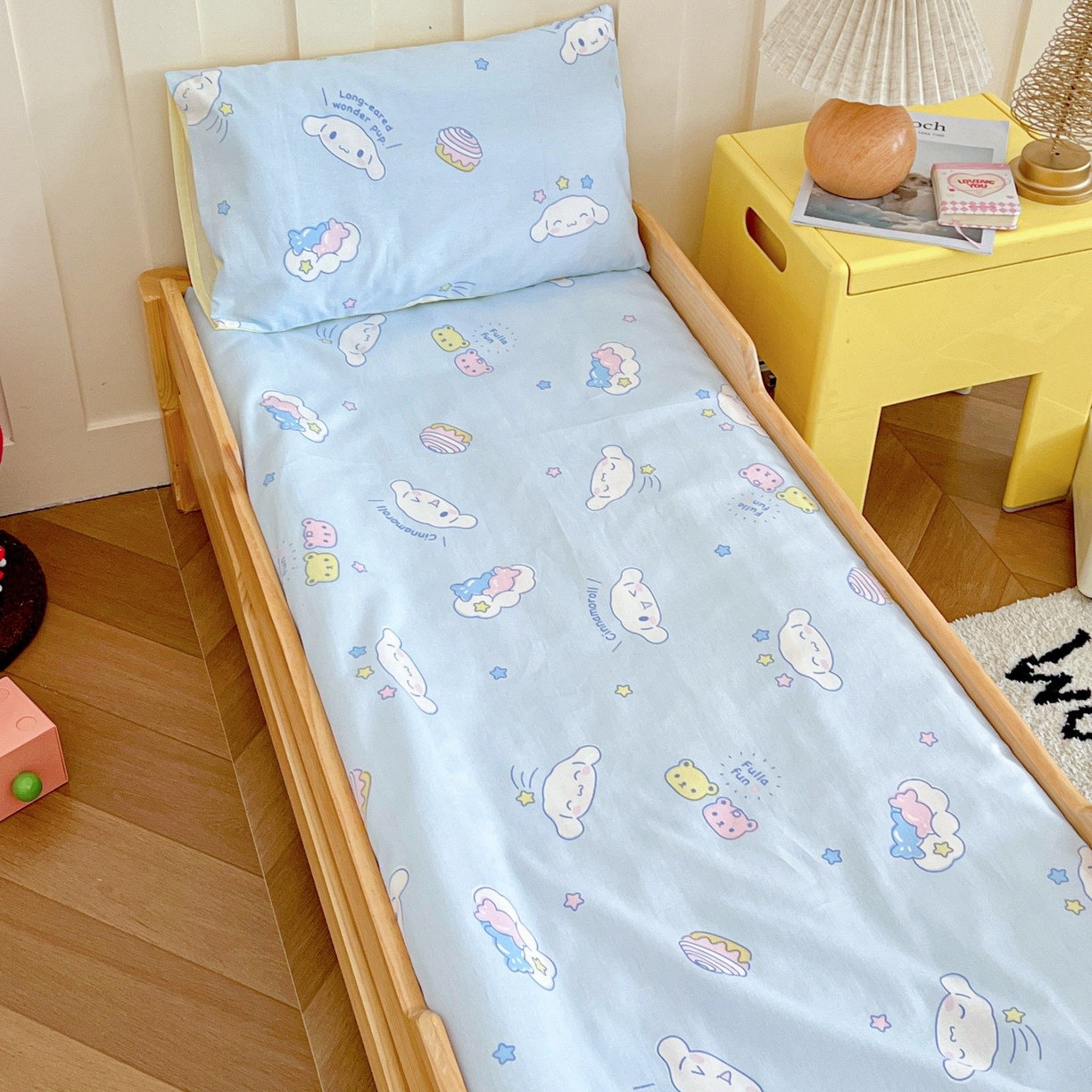 91家纺网 家纺一手货源 找家纺 名兮家居 2025新款全棉小版经典奥特曼-三丽鸥幼儿园儿童套件【含防伪标】 蛋糕玉桂狗