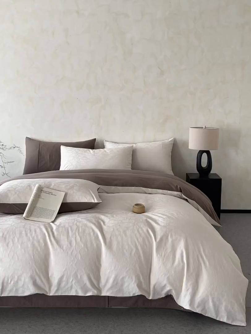 91家纺网 家纺一手货源 找家纺 618家纺 2025新款全棉磨毛提花法式双拼四件套-赫本系列 赫本-漫叶棕