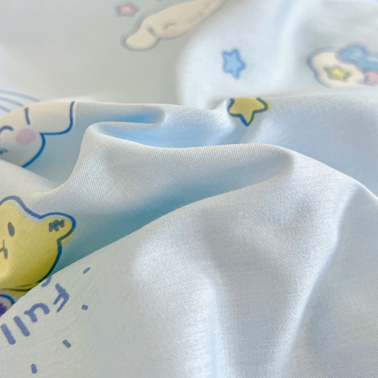 91家纺网 家纺一手货源 找家纺 名兮家居 2025新款全棉小版经典奥特曼-三丽鸥幼儿园儿童套件【含防伪标】 蛋糕玉桂狗