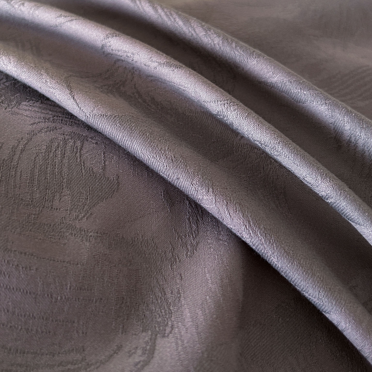 91家纺网 家纺一手货源 找家纺 618家纺 2025新款全棉磨毛提花法式双拼四件套-赫本系列 赫本-摩卡紫