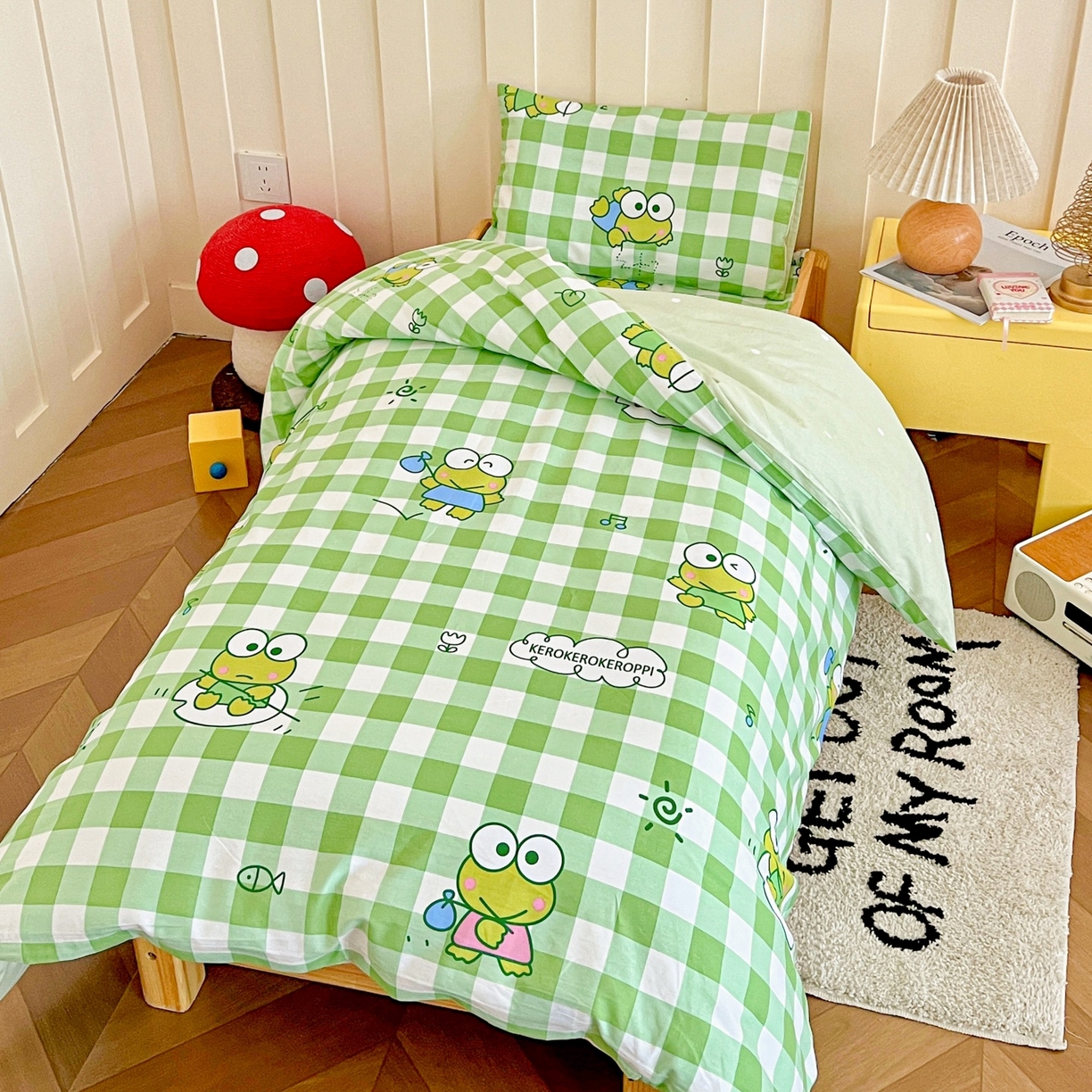 91家纺网 家纺一手货源 找家纺 名兮家居 2025新款全棉小版经典奥特曼-三丽鸥幼儿园儿童套件【含防伪标】 格子大眼蛙