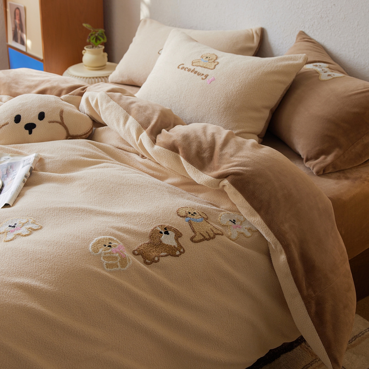 91家纺网 家纺一手货源 找家纺 （总）风向标家纺 2025新款卡通全消光暖呢绒毛巾绣四件套-风格一