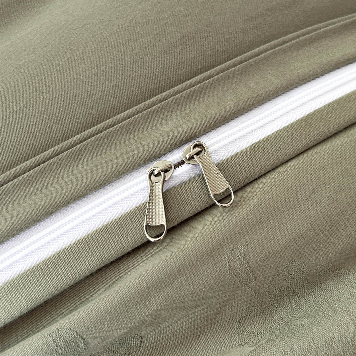 91家纺网 家纺一手货源 找家纺 618家纺 2025新款全棉磨毛提花法式双拼四件套-赫本系列 赫本-青枝影