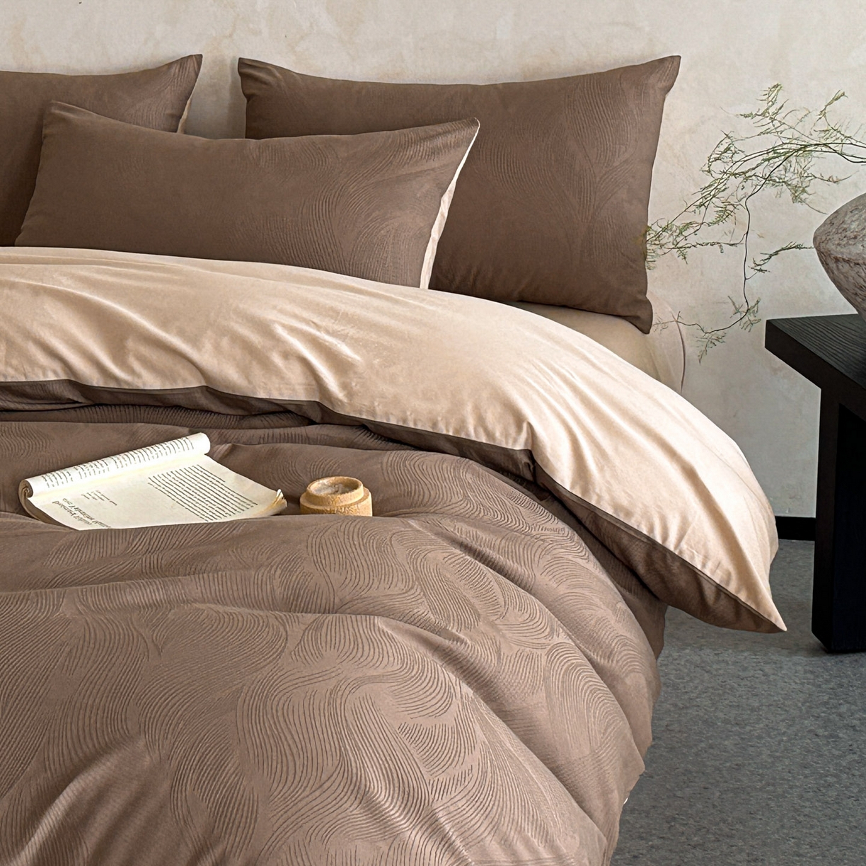 91家纺网 家纺一手货源 找家纺 618家纺 2025新款全棉磨毛提花法式双拼四件套-赫本系列 赫本-云影咖