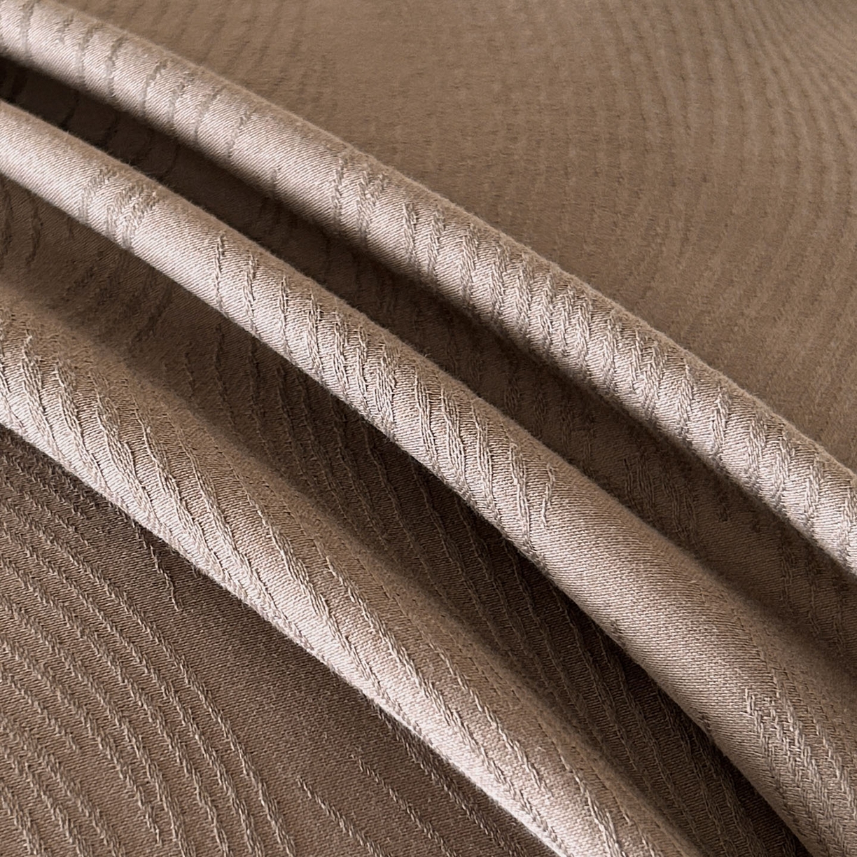 91家纺网 家纺一手货源 找家纺 618家纺 2025新款全棉磨毛提花法式双拼四件套-赫本系列 赫本-云影咖