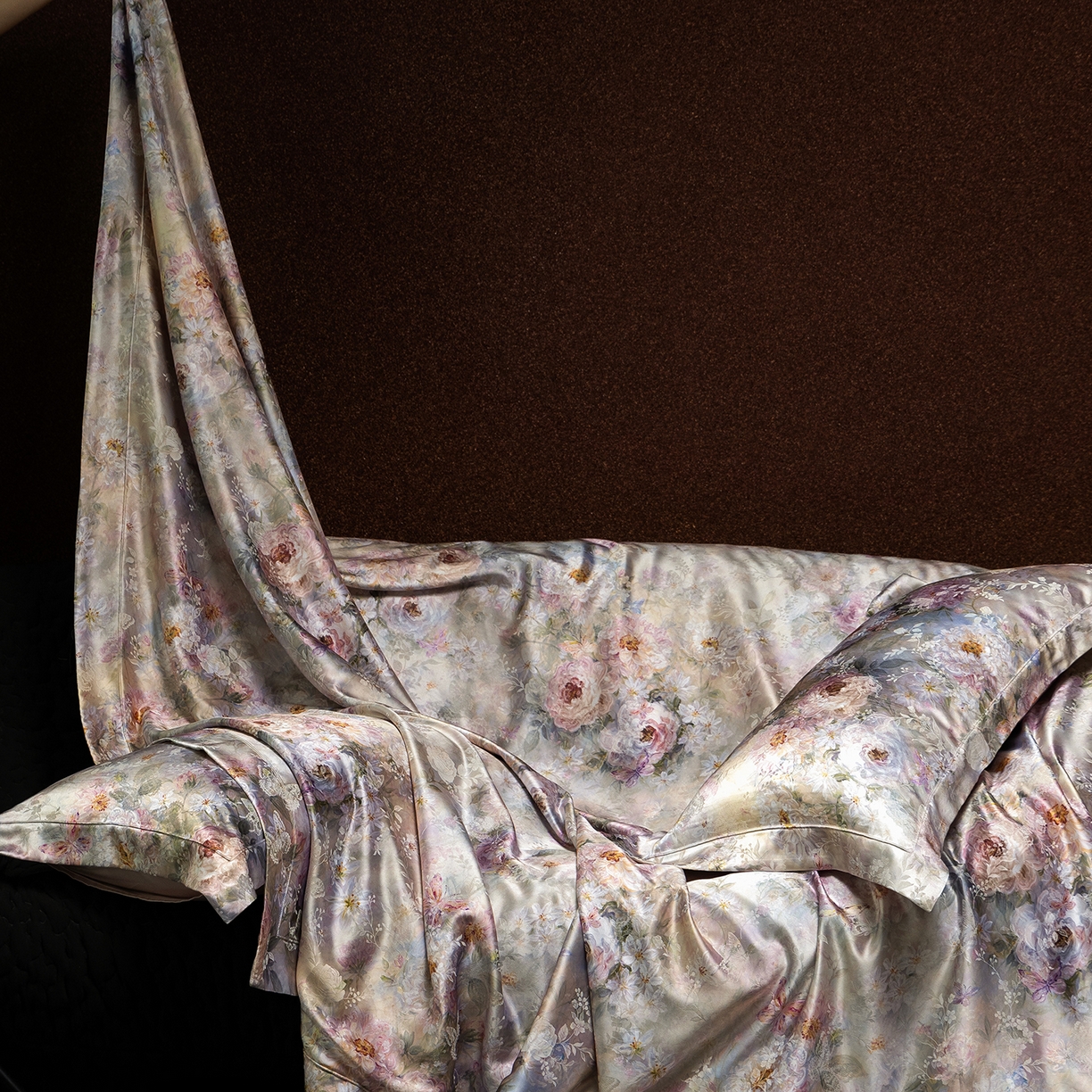 91家纺网 家纺一手货源 找家纺 太古汇家居 2025新款桑真丝提花+印花系列四件套 琉璃梦境-粉