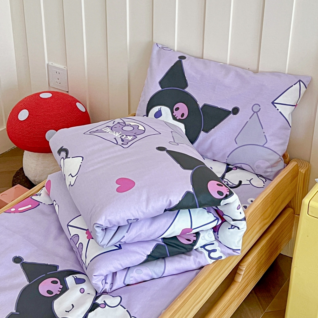 91家纺网 家纺一手货源 找家纺 名兮家居 2025新款全棉小版经典奥特曼-三丽鸥幼儿园儿童套件【含防伪标】 情书库洛米