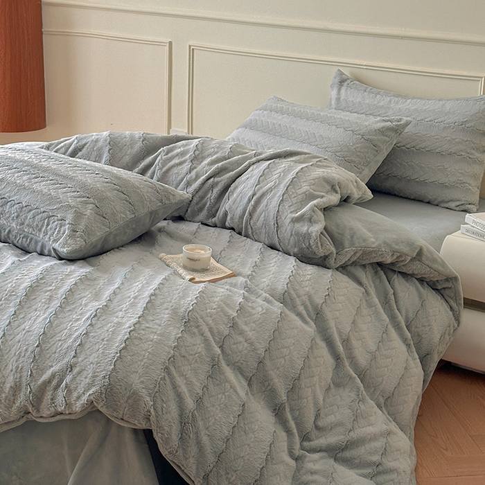 91家纺网 家纺一手货源 找家纺 （总）618家纺 2025新款冬日纯色法式浪漫月桂绒四件套