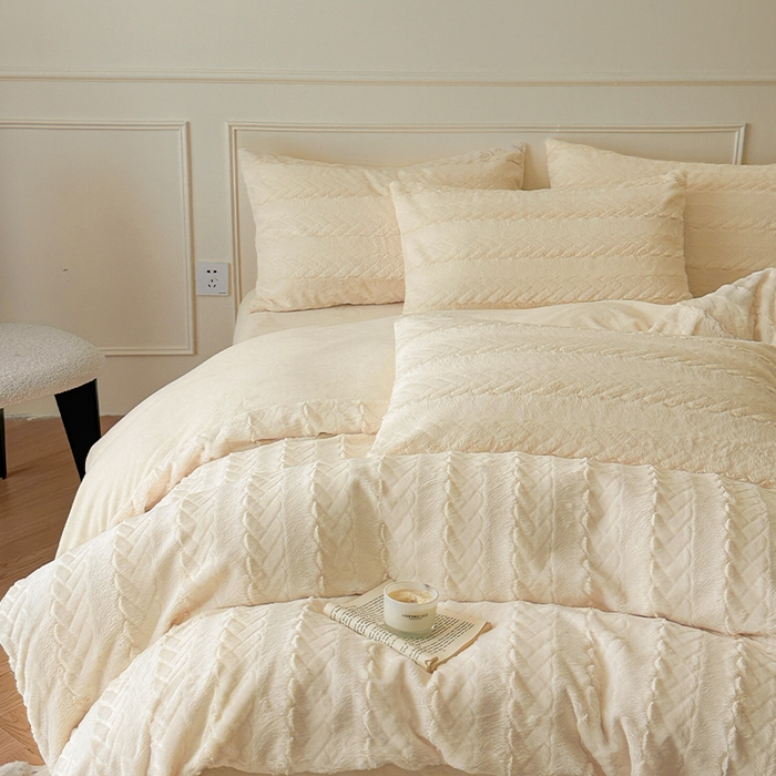 91家纺网 家纺一手货源 找家纺 618家纺 2025新款冬日纯色法式浪漫月桂绒四件套 月桂绒-奶白绒