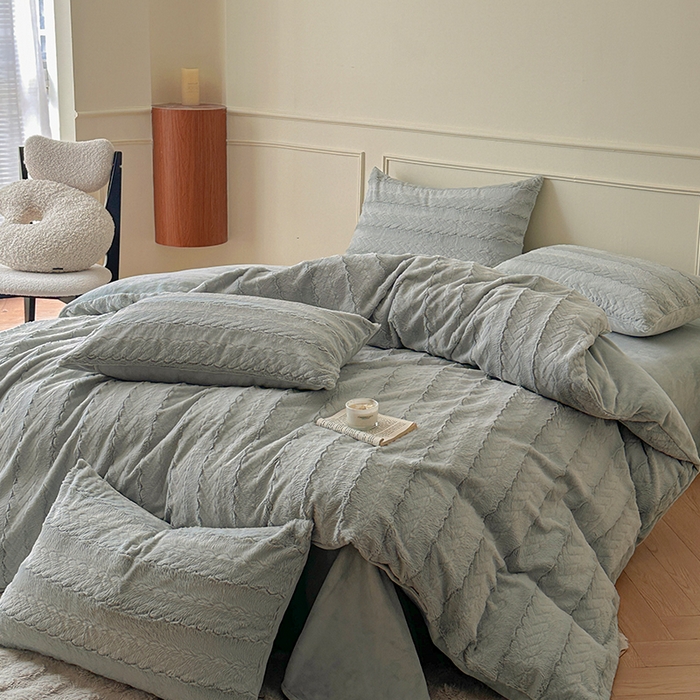 91家纺网 家纺一手货源 找家纺 618家纺 2025新款冬日纯色法式浪漫月桂绒四件套 月桂绒-灰纹绒