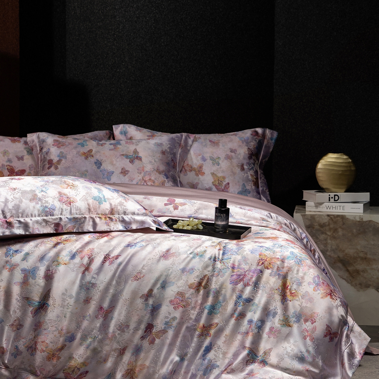 91家纺网 家纺一手货源 找家纺 太古汇家居 2025新款桑真丝提花+印花系列四件套 星光蝶影-粉